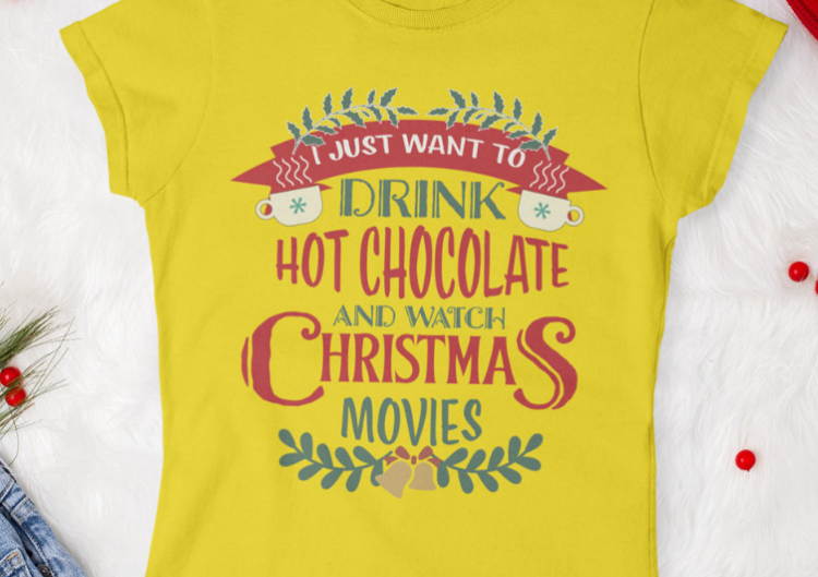 Sieviešu T-krekli "Hot Chocolate and Christmas movies"