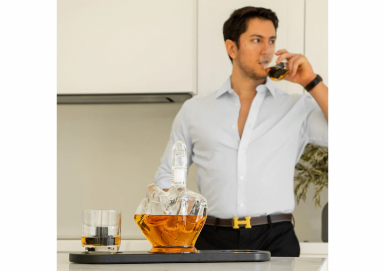 Grafīna un 2 glāžu komplekts "Middle Finger"