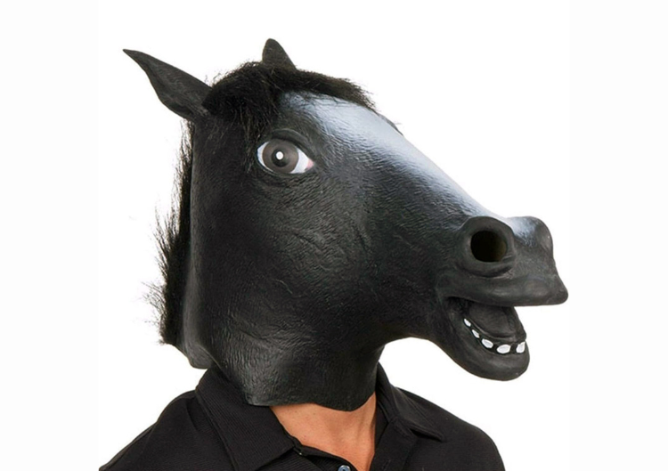 Maska "Melnais zirgs"