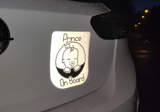 Magnētiskā, atstarojošā auto uzlīme "Prince on board"