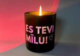 Sojas vaska svece "ES TEVI MĪLU"