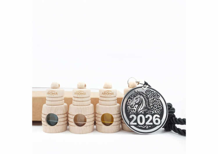 Automašīnas gaisa atsvaidzinātāju komplekts "Zirga gads - 2026"