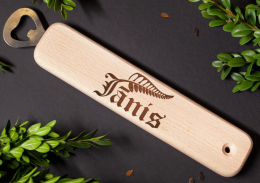 Pudeļu attaisāmais ar vārdu "Jānis"