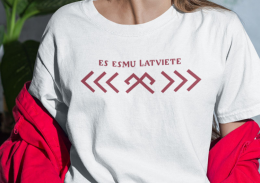 Sieviešu T-krekls "Es esmu Latviete"