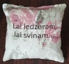 Aromātiskais spilventiņš "Lai iedzeram, lai svinam..."